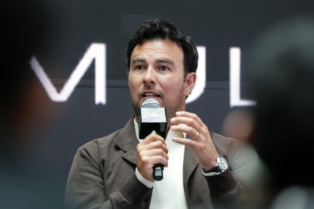 Sergio Pérez Reacts to Meme After Red Bull Exit