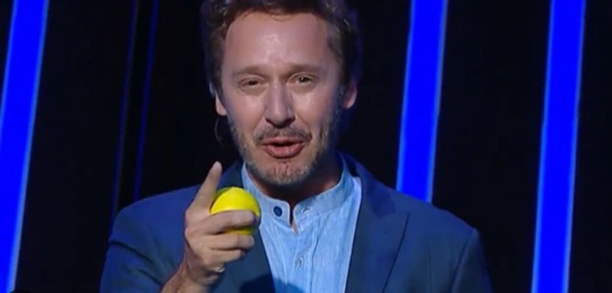 Chilean actor Benjamín Vicuña debuts as host of Argentine show