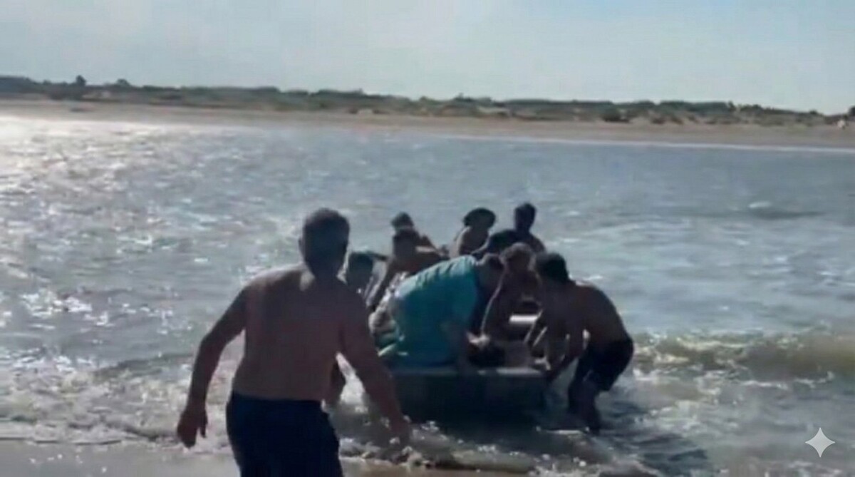Operativo de rescate en la albufera de Mar Chiquita por repentina crecida del mar