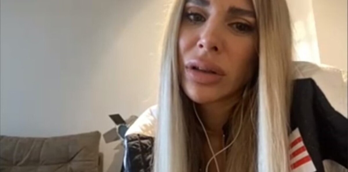 Скандал с наращиванием волос: модель и стилист судятся из-за долга в 1 миллион песо