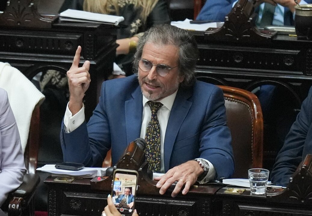 Аргентинский законодатель критикует католическую церковь