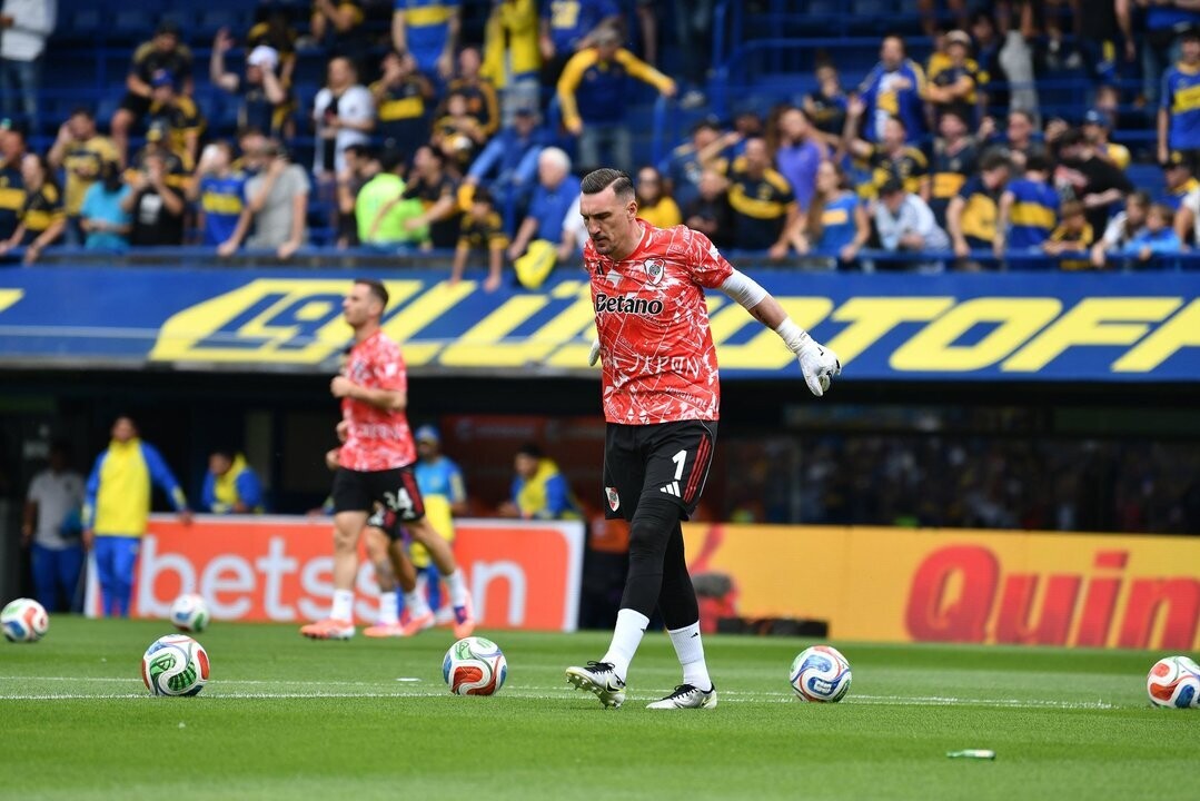 Взрыв в Карлосе Спегazzини повредил дом вратаря сборной Аргентины