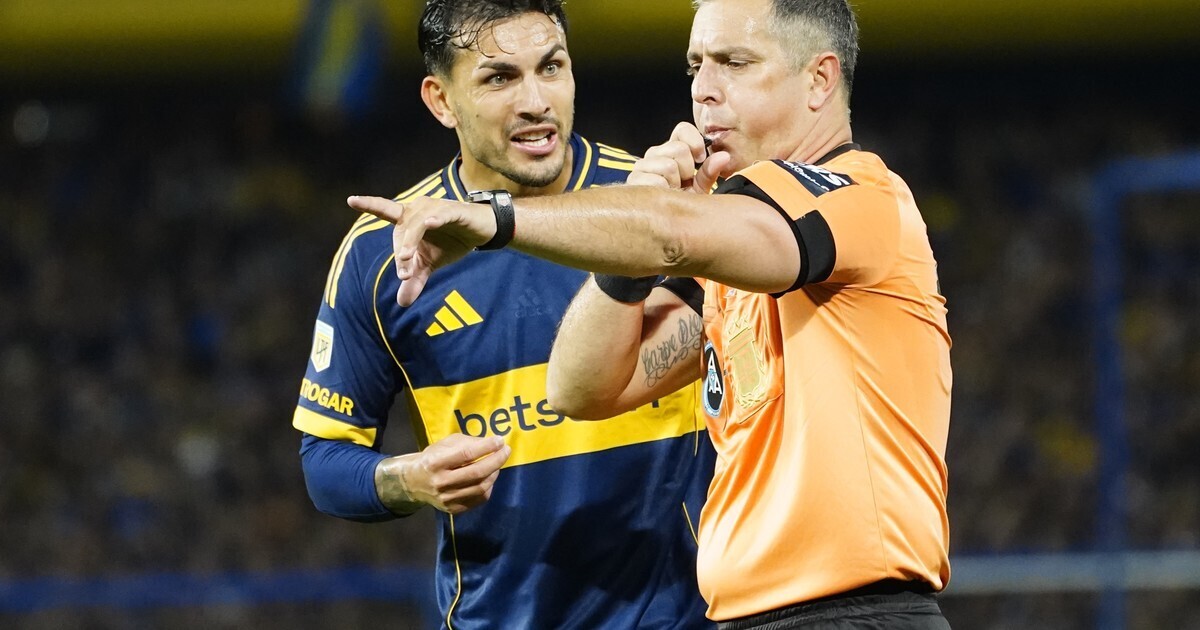 Boca Juniors Disputes Referee Decisions in Match Against Argentinos
