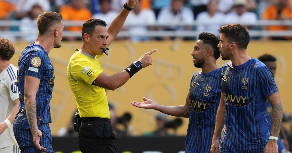 Факундо Тельо и Дарио Эррера — кандидаты на звание лучшего арбитра года по версии IFFHS