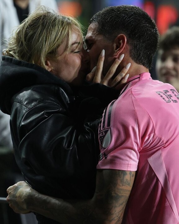 Tini Stoessel and Rodrigo de Paul share heartfelt year-end video