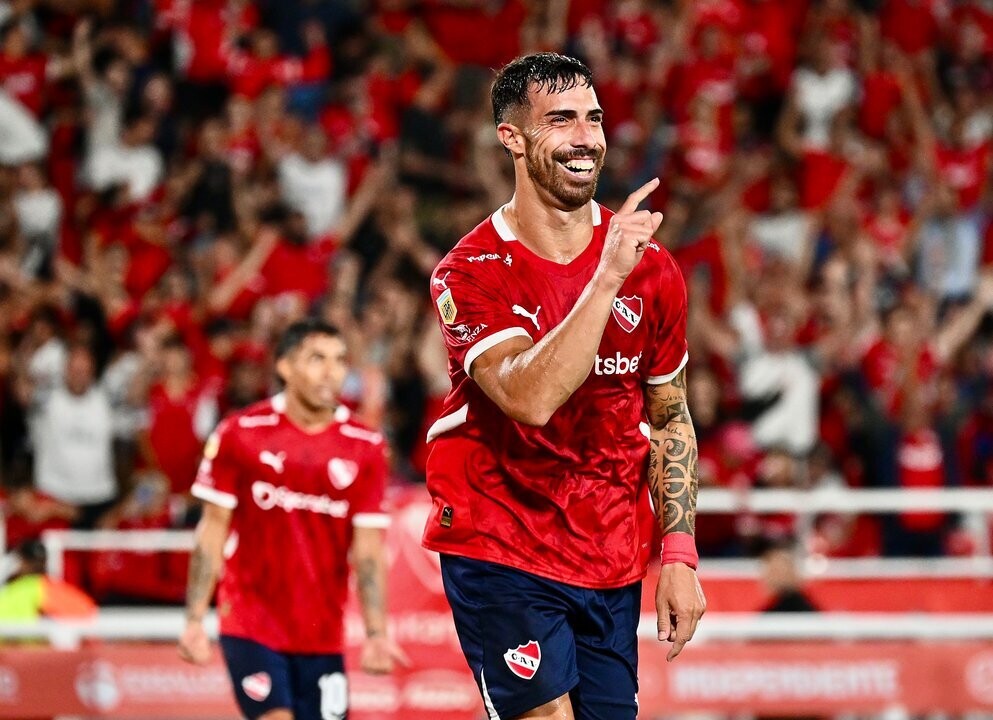 Independiente Faces Platense in Key Match