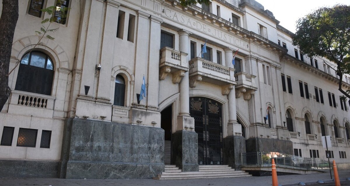 Santa Fe Court Sentences to Prison for Extortion