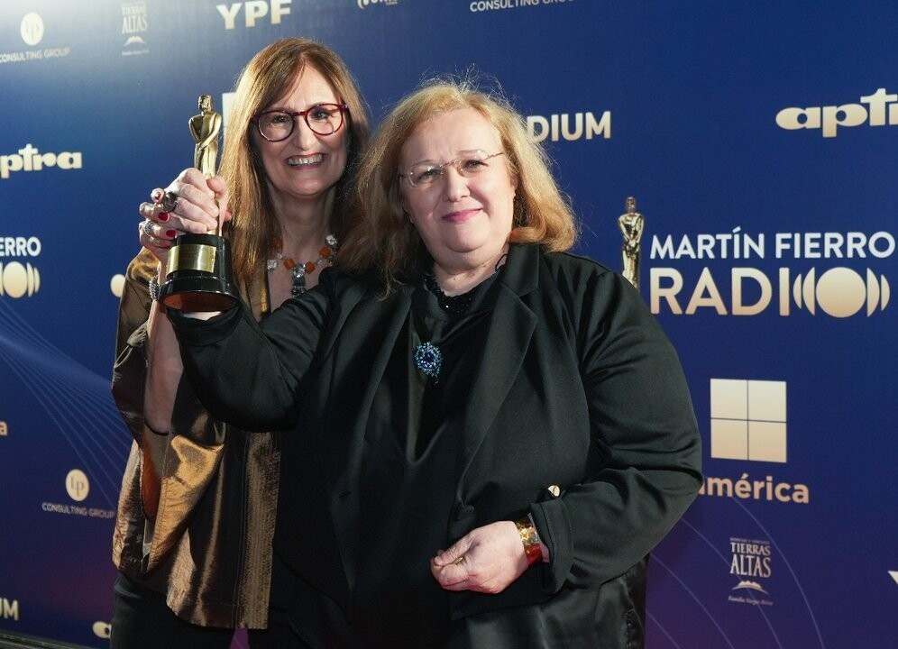Радио Ривадавия выигрывает премию Мартине Фьерро в номинации 'Лучшее новостное обслуживание'