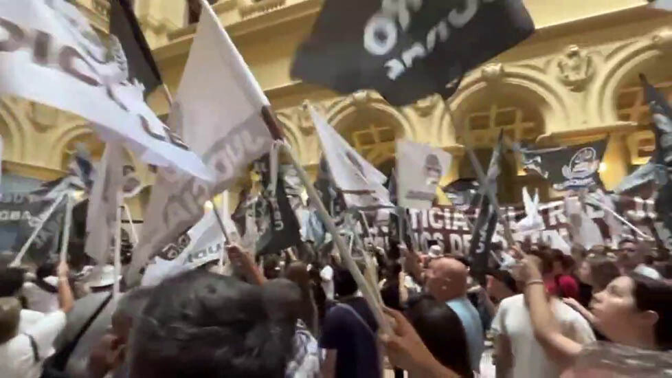 Суд приостановил передачу трудовой юрисдикции в Буэнос-Айрес