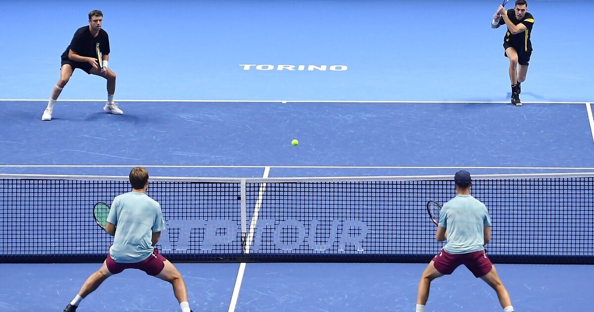 Аргентинец и испанец победили в теннисном матче