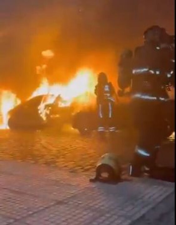 Fire of three cars in San Cristóbal