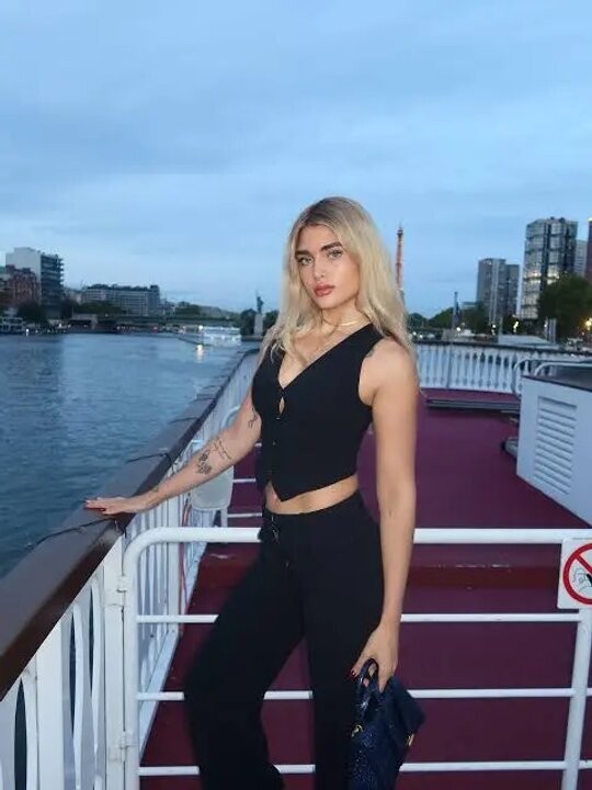 Marta Fort's Visit to Tucu López's Livestream