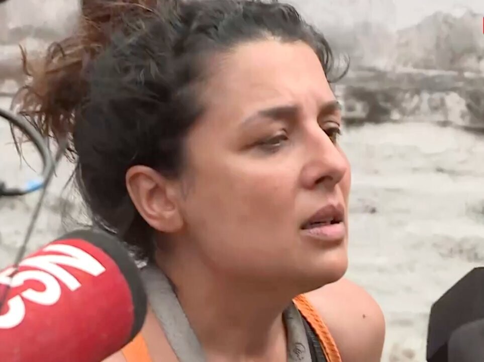 12岁女孩安吉丽娜在圣诞节被流弹击中，生命垂危