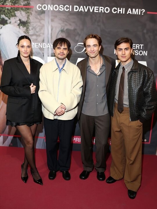 保罗·迪巴拉分享在罗马的家庭周末