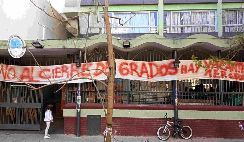 Buenos Aires School Community Demands Guarantee for 2026 First Grade Opening