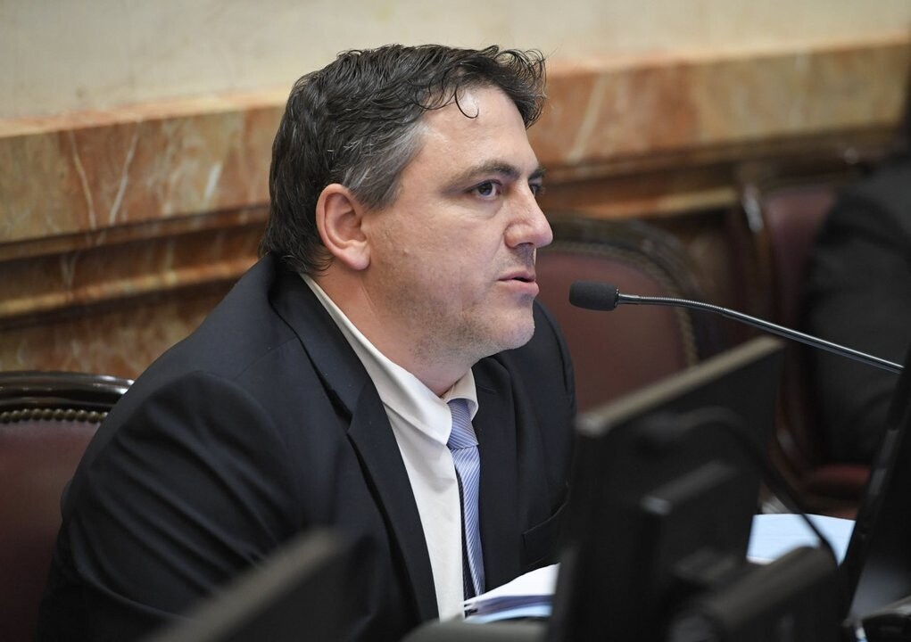 Сенатор поддерживает позицию правительства по конфликту в университете