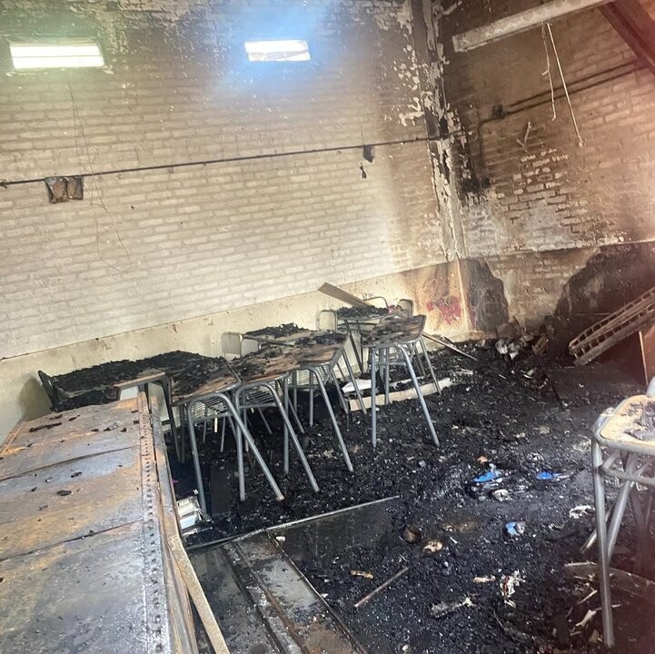 开学前佛罗伦西奥·瓦雷拉学校遭破坏