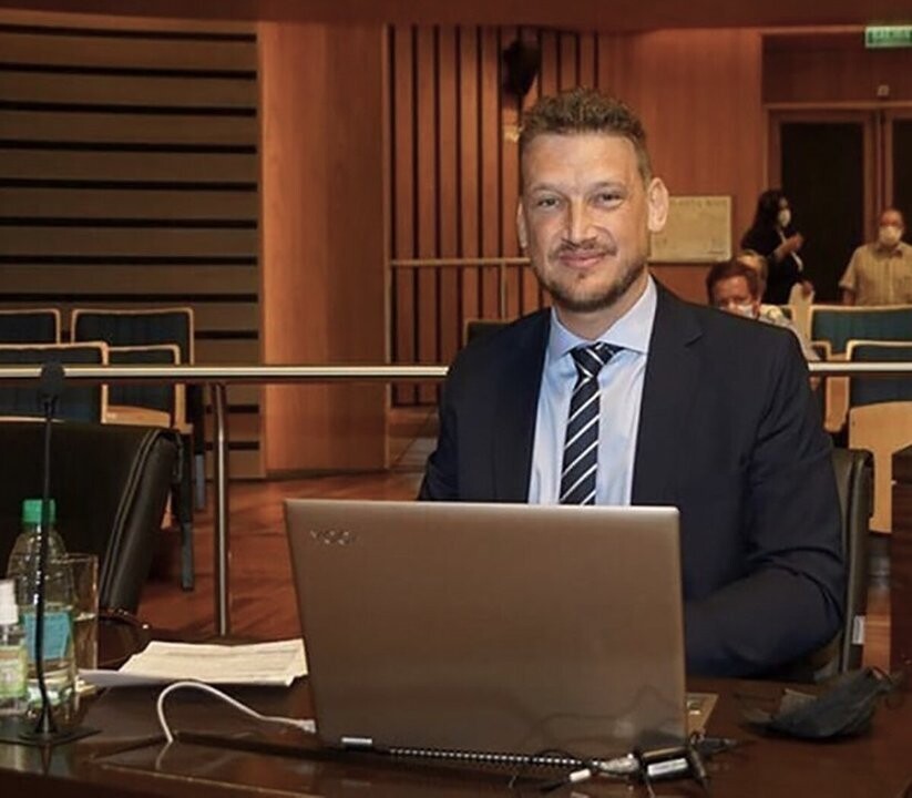Беглый аргентинский депутат Гермán Кицка связан с детской порнографией
