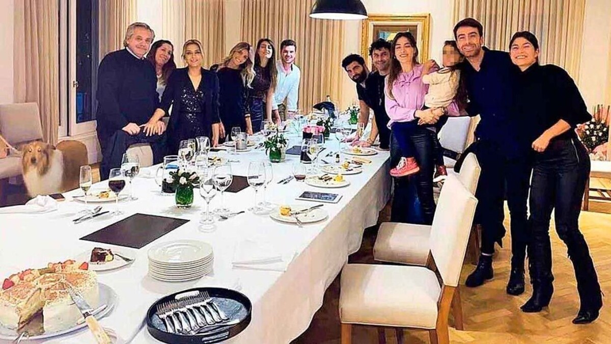 Напряженный диалог между Миртой Легран и Фабиолой Яньес о вечеринке в разгар карантина