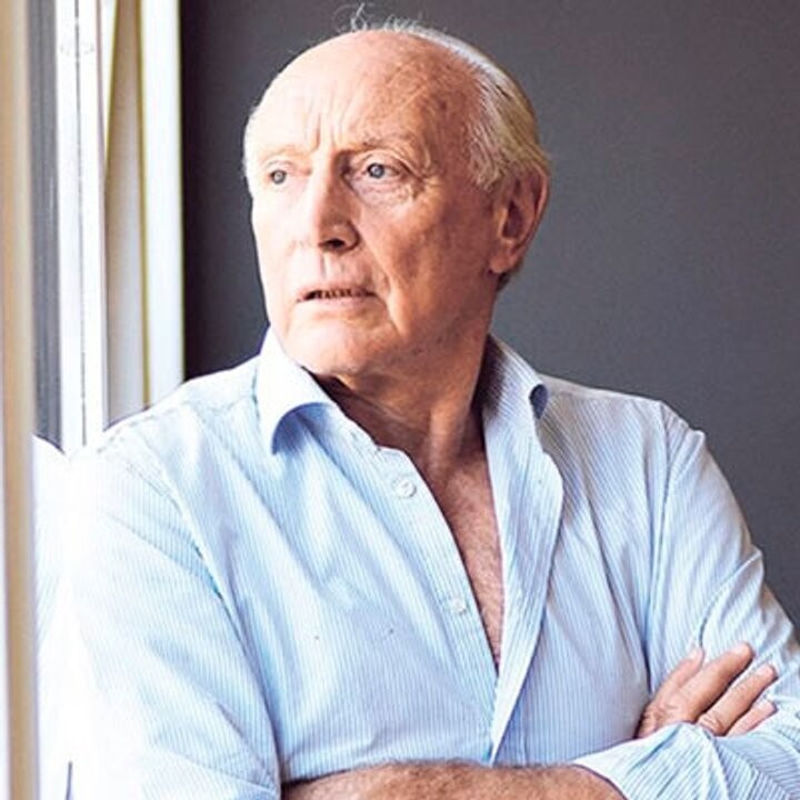 从商人到作家：爱德华多·科瓦利弗的转型