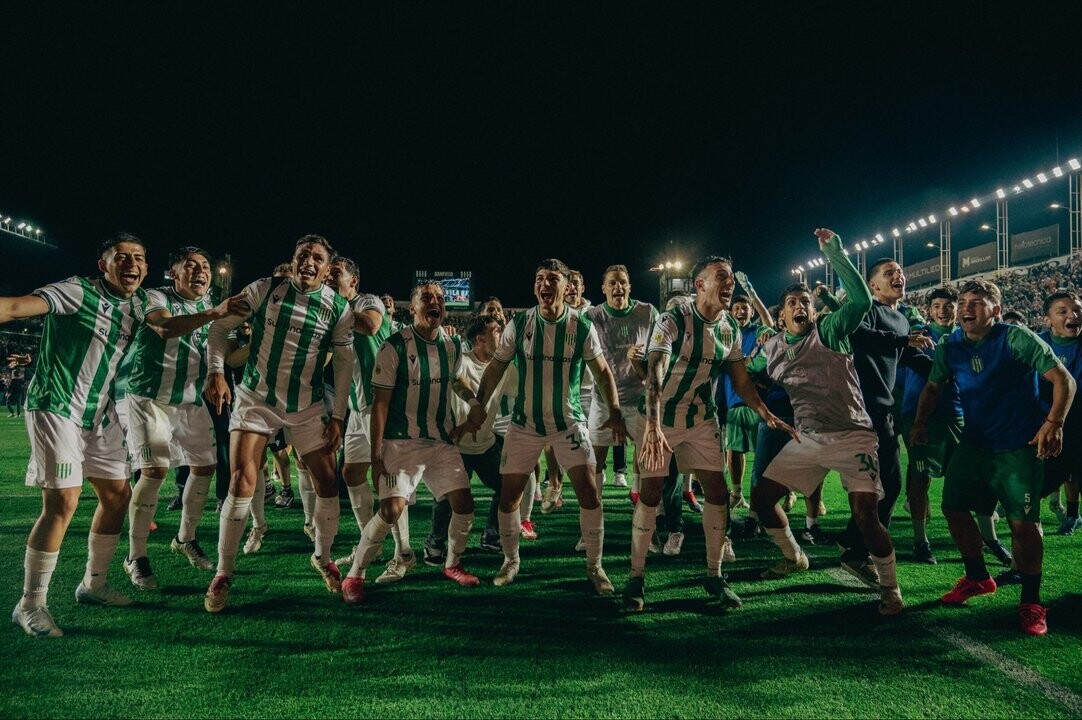 Банфилд победил Ланус в clásico и спасся от вылета