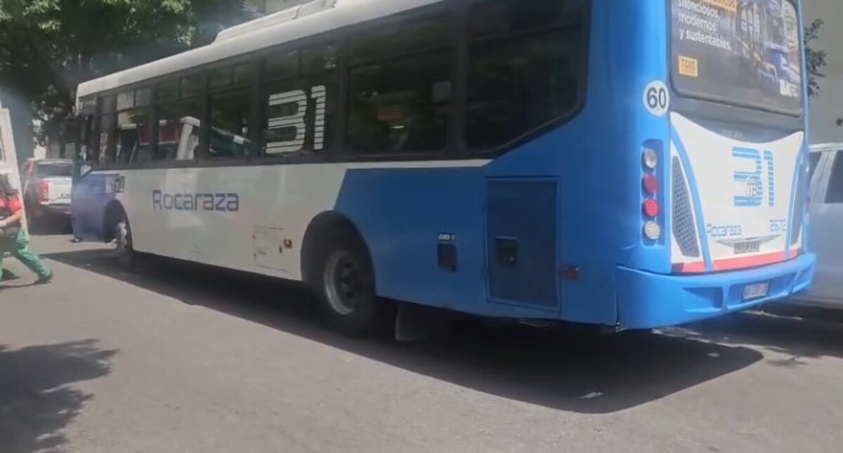 12 пассажиров получили травмы в результате аварии автобуса в Буэнос-Айресе