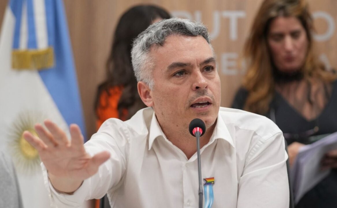 Deputy Accuses Adorni of Confessing to Crimes Over Wife's Presidential Plane Trip