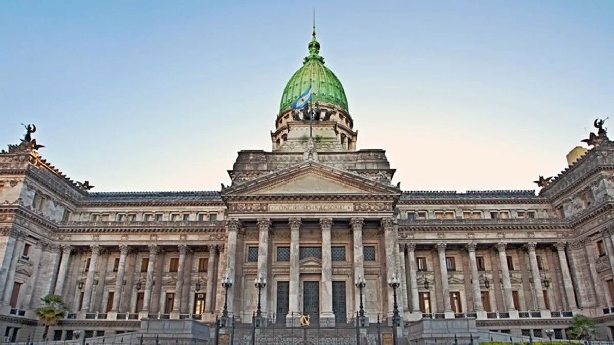 Правительство Аргентины рассматривает внеочередную сессию парламента