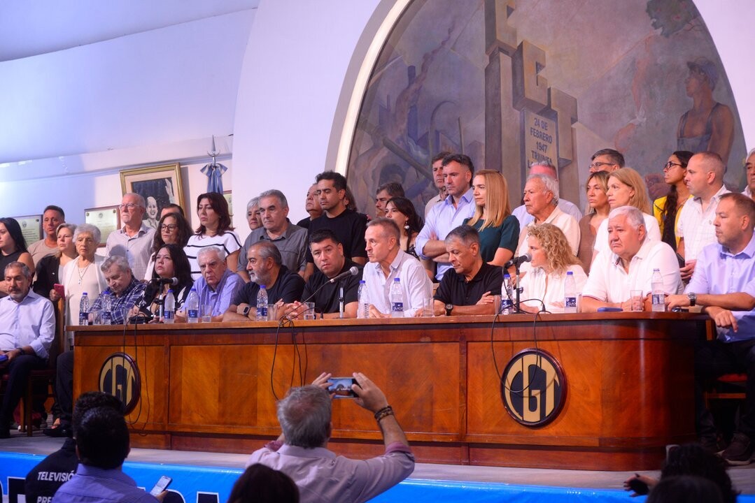 Лидеры CGT в Буэнос-Айреcе готовятся к новым забастовкам против трудовой реформы