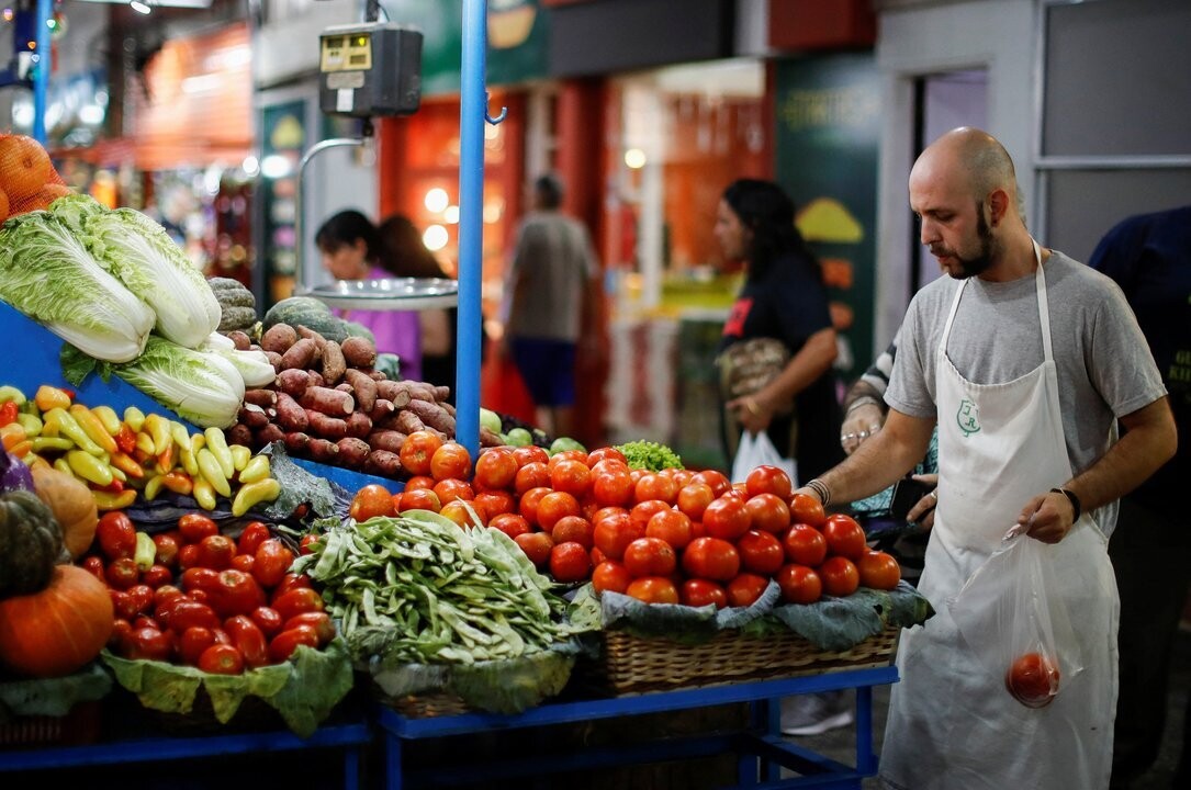 Массовое потребление в Аргентине упало на 14.5% год к году в мае