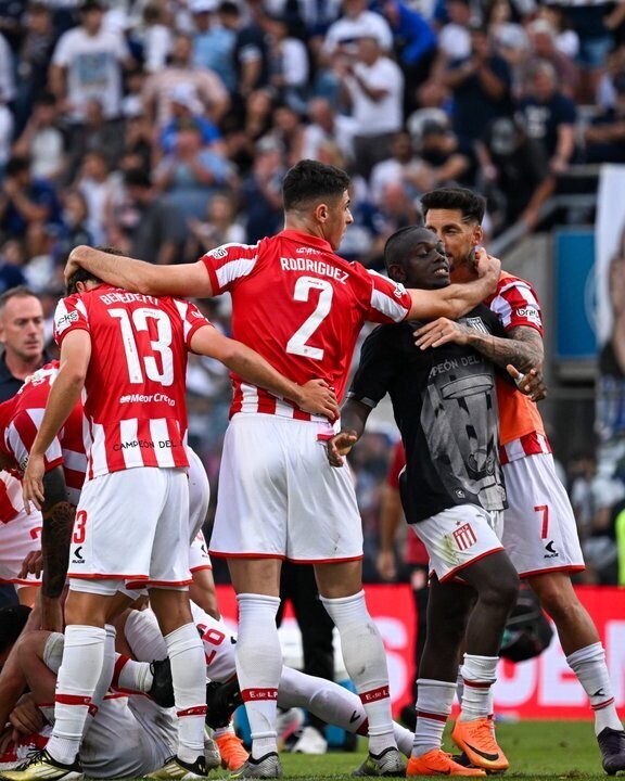 Estudiantes vs Racing in the Clausura Final