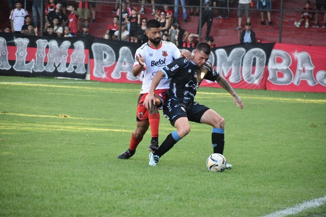 贝尔格拉诺捍卫者队错失登顶机会