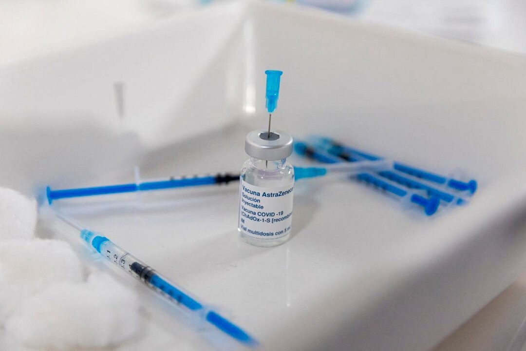 Женщина подает иск против государства Аргентины и производителя вакцины из-за тяжелых побочных эффектов