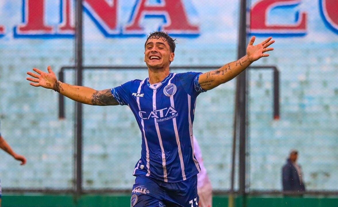 Годой Крус одерживает победу над Баракасом Сентрал 2-1