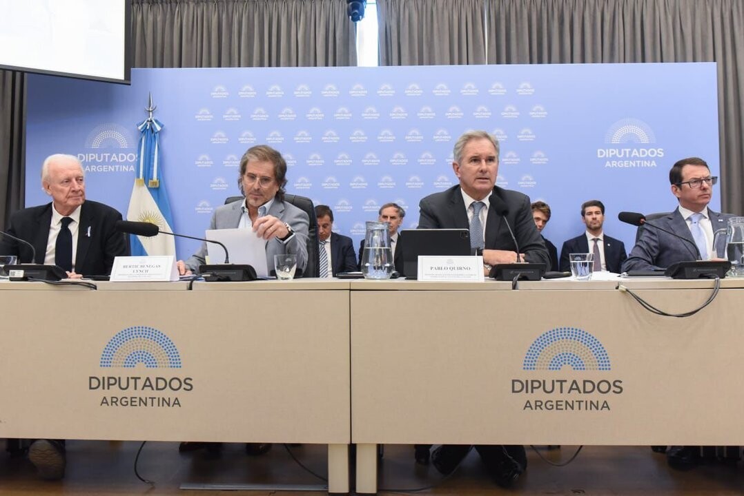 Argentine Minister Predicts Reserve Accumulation for Debt Payments