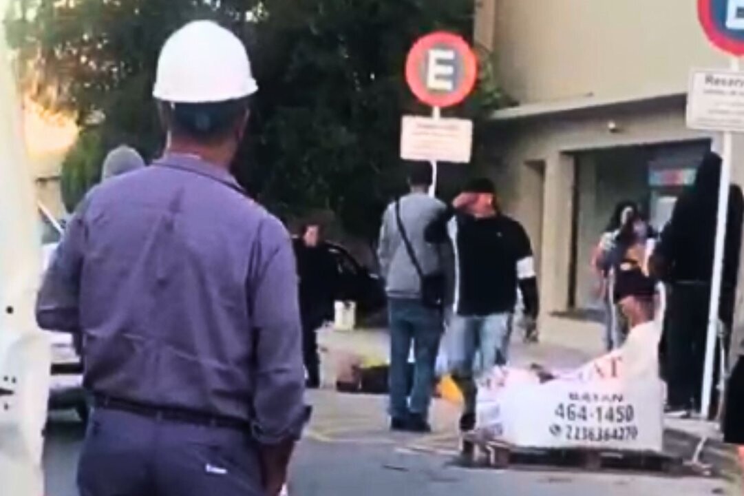 Mar del普拉塔悲剧：男子在夜店外斗殴中丧生