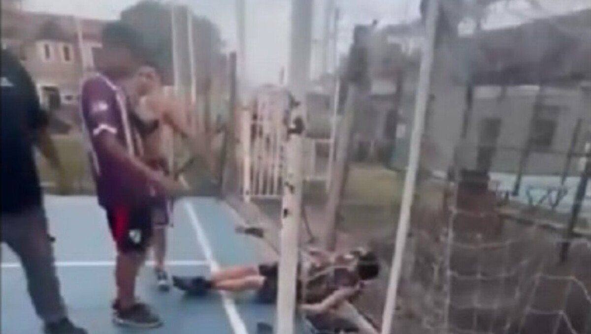 Арестованы двое братьев за нападение на подростка во время футбольного матча