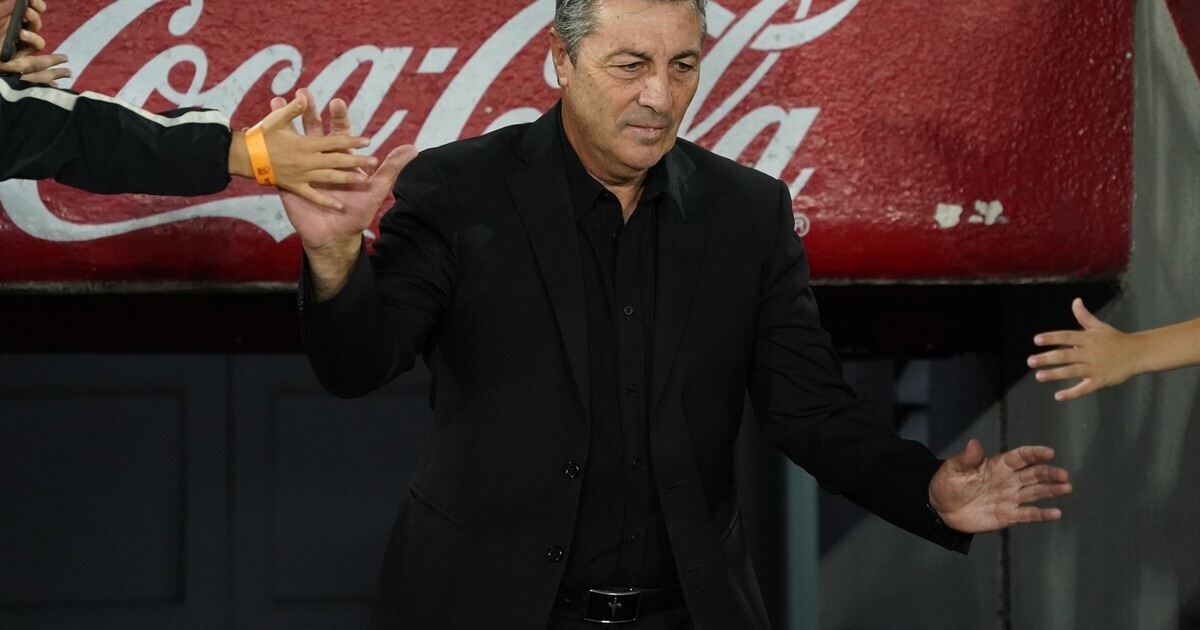 The Globo Coach Renews Contract