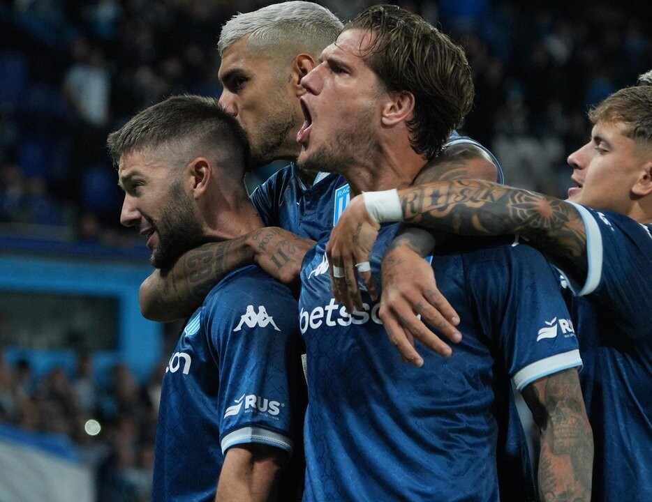 Рейсинг играет против Ньюэллс Олд Бойз в решающем матче Тормео Клаусура