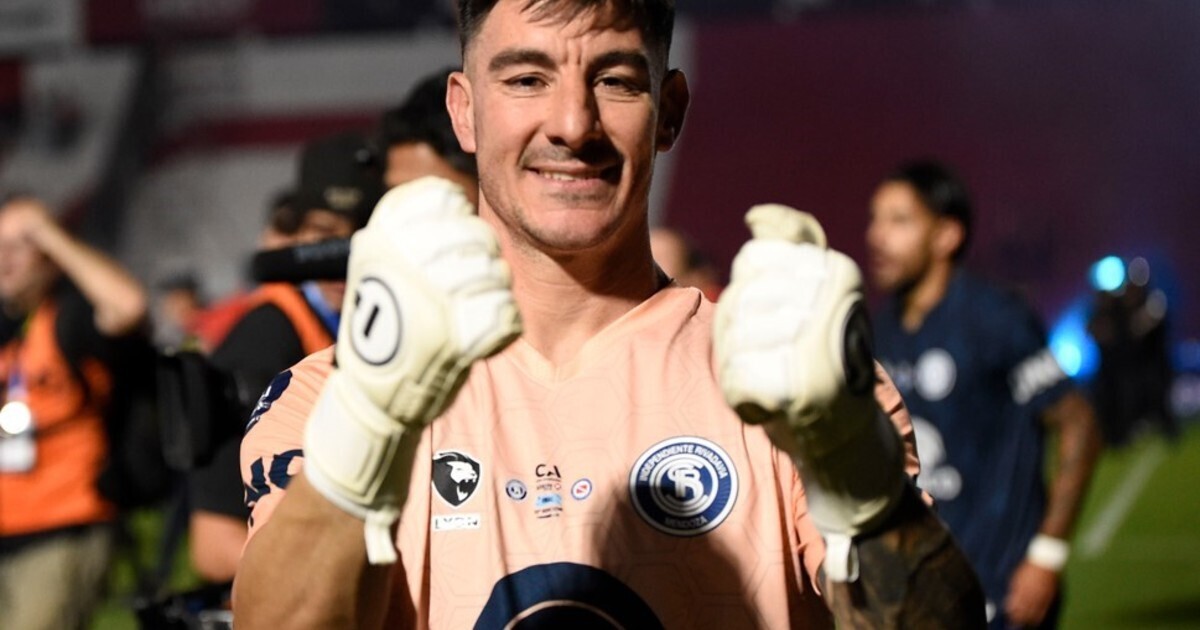 Запасной вратарь «Лепры» спас пенальти в серии