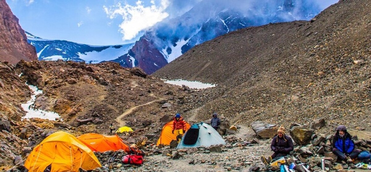 Два альпиниста спасены в горах Мендосы после двухдневного исчезновения