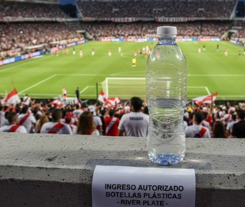 River Plate Allows Fans to Enter Stadium with Plastic Bottles Due to Heat