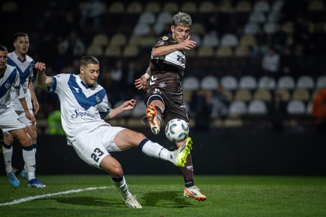 Vélez vs Platense: The match has started!