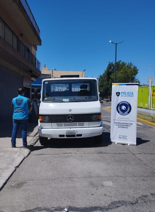 Father and Son Arrested for Truck Theft in Buenos Aires