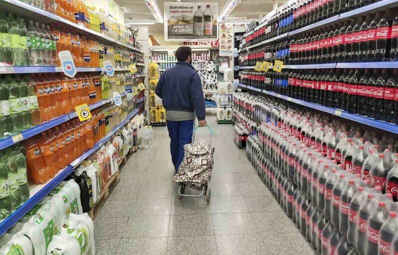 Продажи в супермаркетах упали на 9,3% в Аргентине, несмотря на пандемийное воздействие