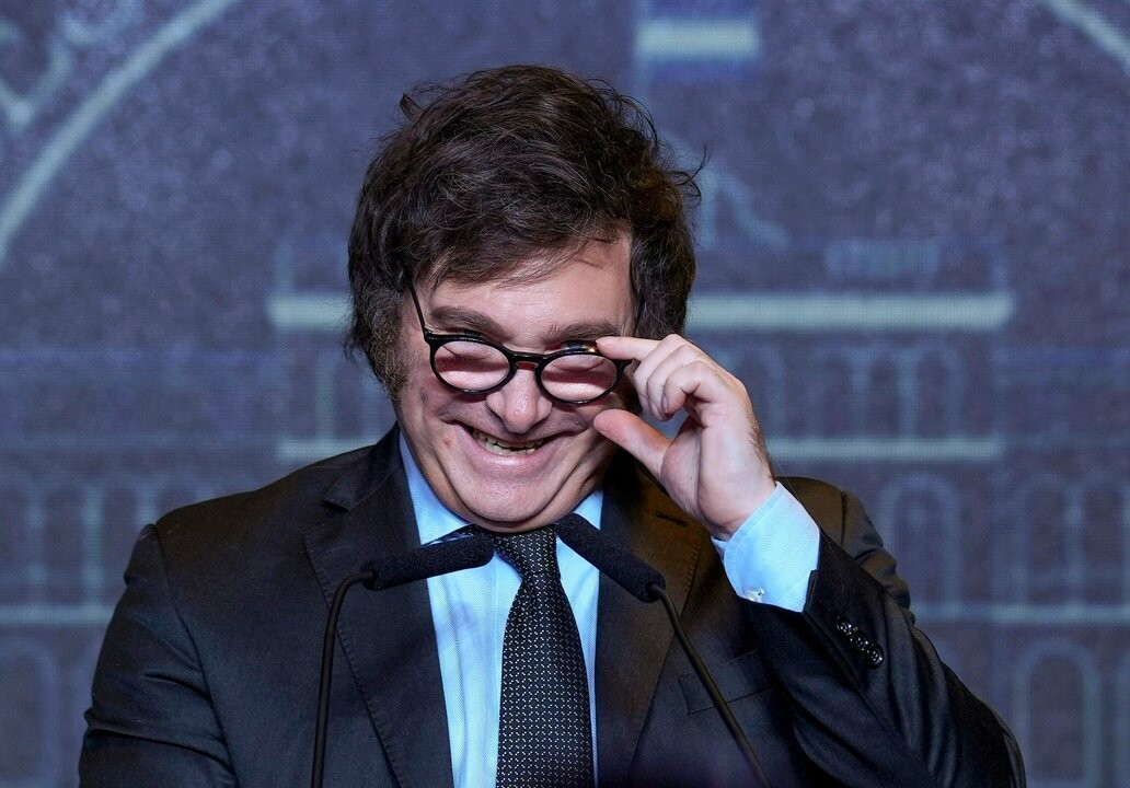 Британская пресса хвалит экономические реформы президента Милеи