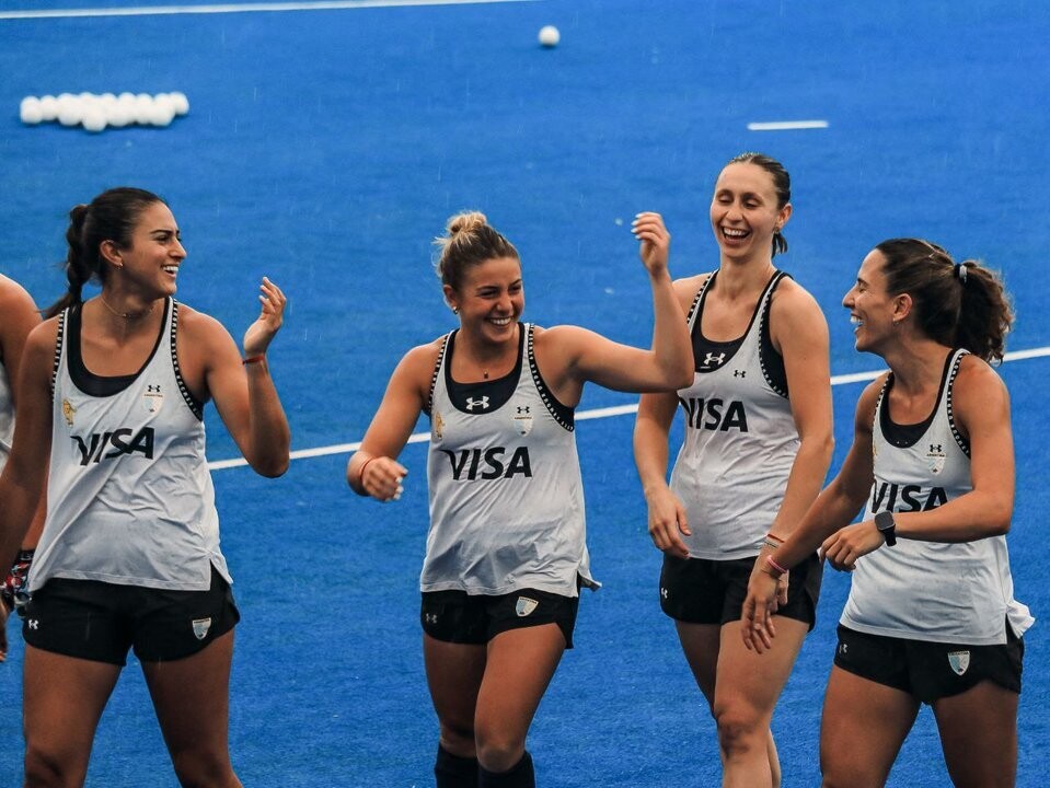 Argentina's Field Hockey Team Travels to Australia