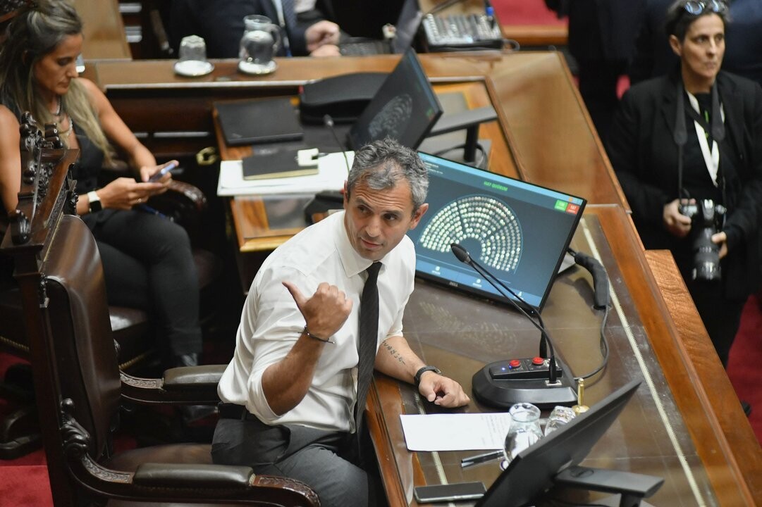 Menem Calls for Unity Within La Libertad Avanza