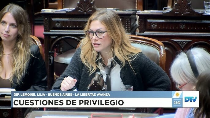 阿根廷议会掌声：意外支持反对派倡议