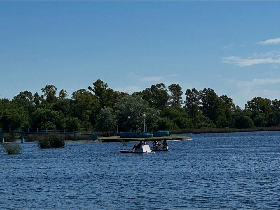Озеро Наварро: идеальное место для отдыха на природе с традиционным аргентинским барбекю